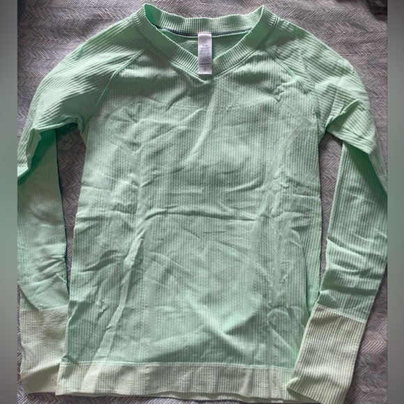 IVIVVA “waffle” athletic long sleeve - Picture 1 of 2